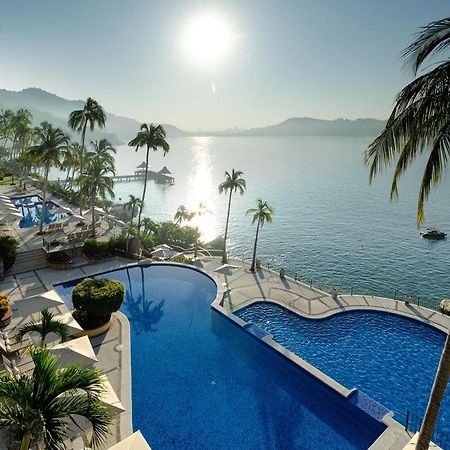 Hotel Camino Real Acapulco Diamante Exterior foto The swimming pool at the InterContinental Nha Trang