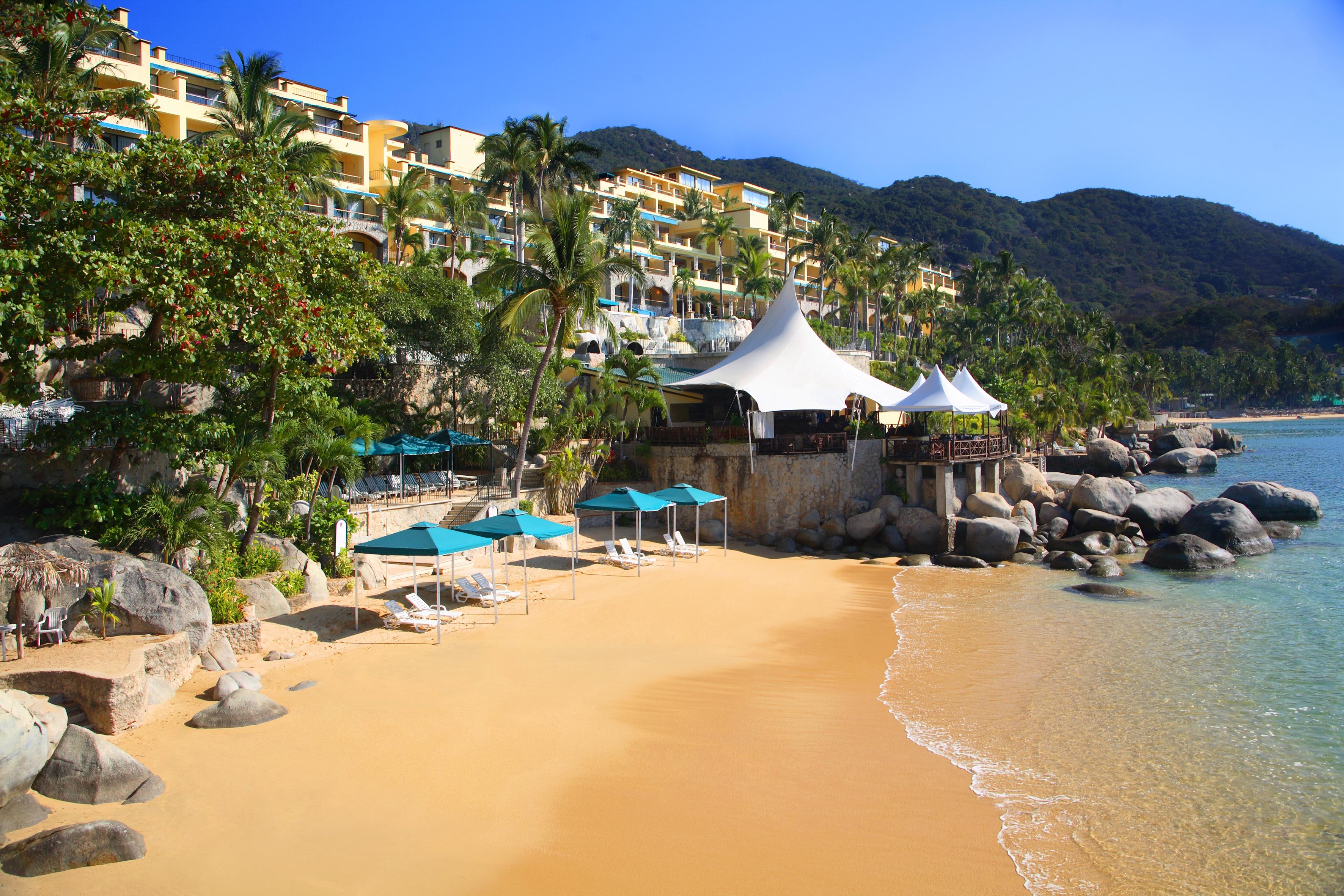 Hotel Camino Real Acapulco Diamante Exterior foto The beach at the Shangri-La resort