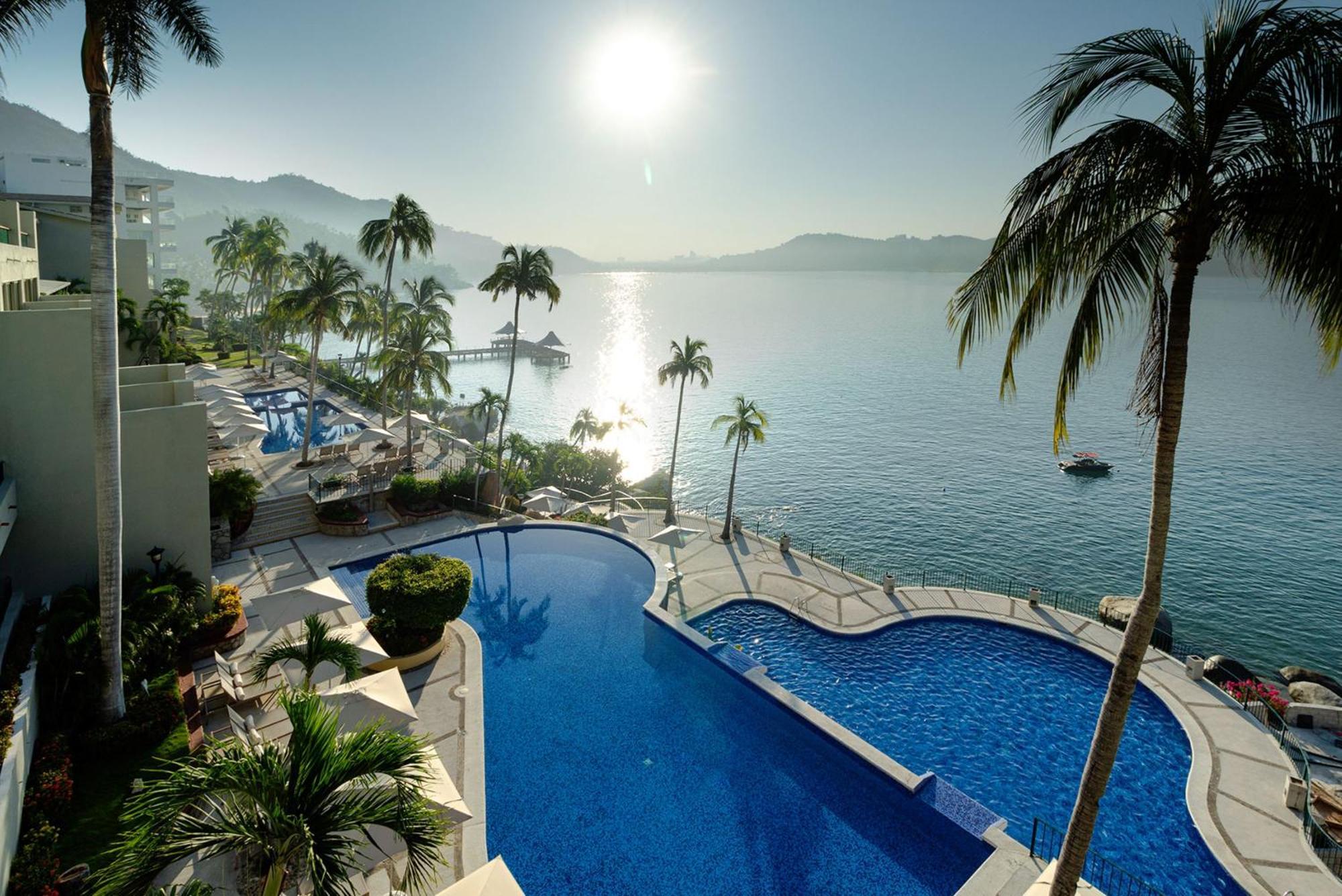 Hotel Camino Real Acapulco Diamante Exterior foto The swimming pool at the InterContinental Nha Trang